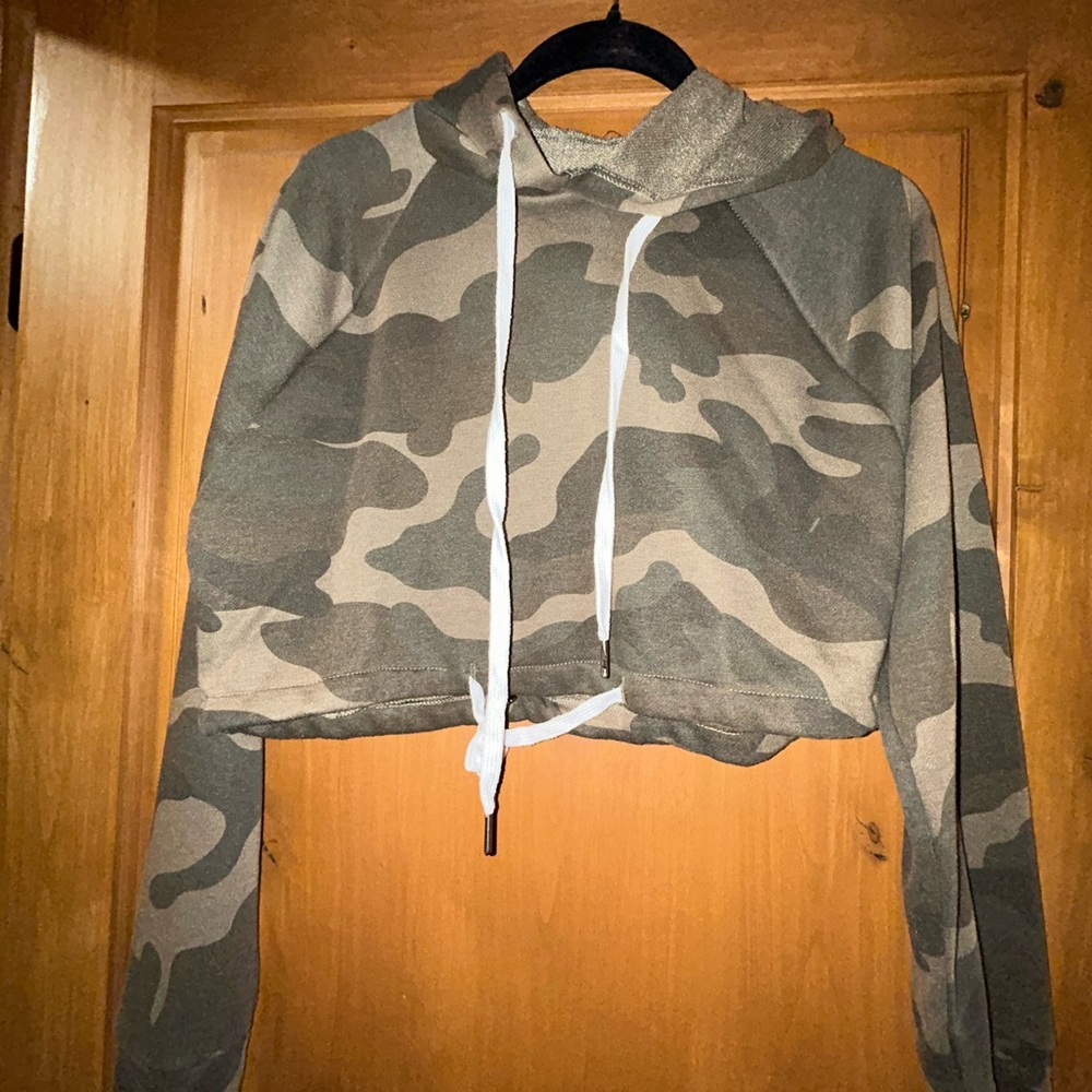 SHEIN Camouflage Cropped Hoodie